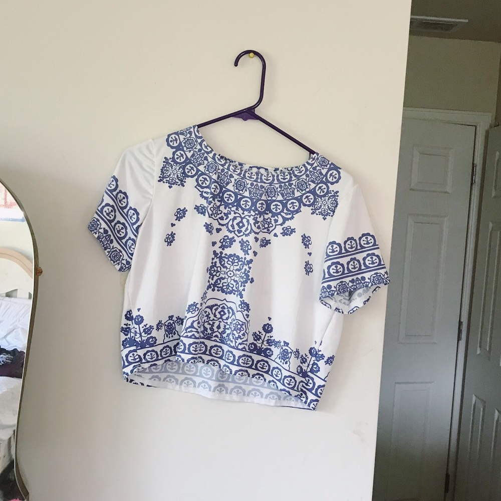 Porcelain print crop top